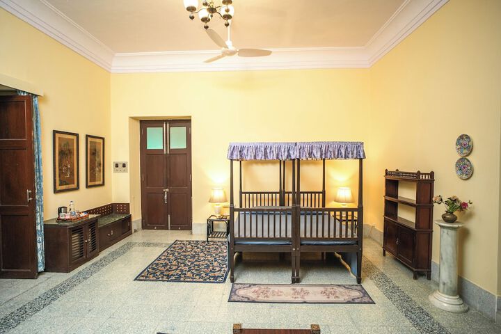 Room 40 of 135