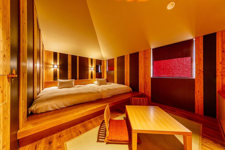 Room 4 of 40