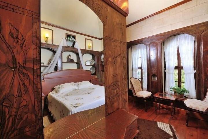 Room 13 of 43