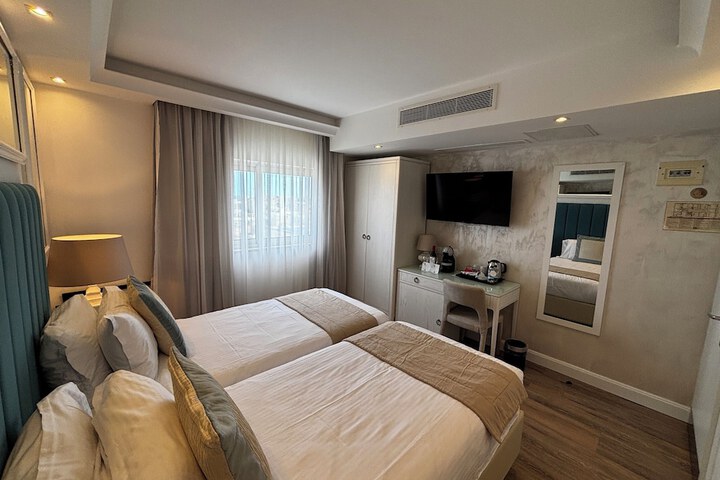 Room 57 of 155