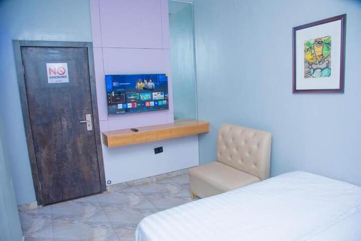 Room 7 of 40