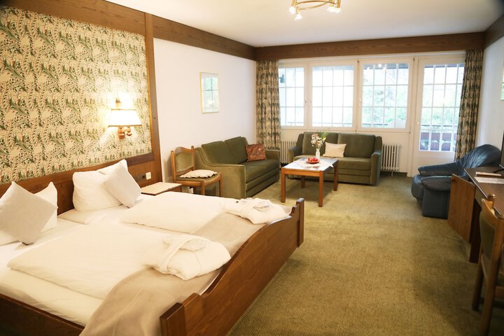 Room 15 of 107