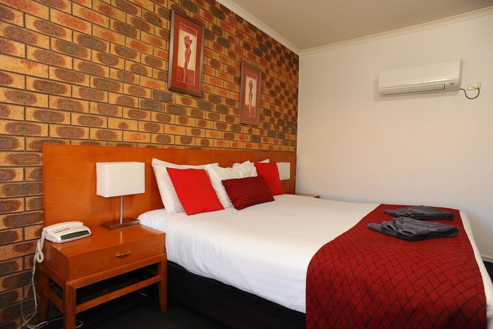 Room 11 of 75