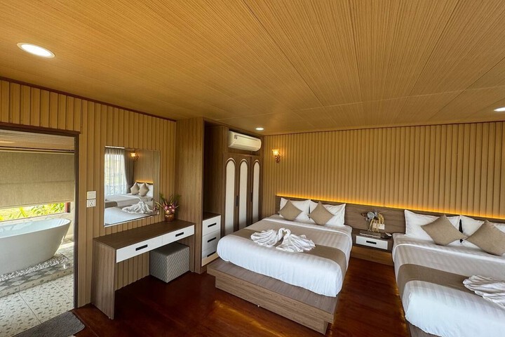 Room 9 of 40