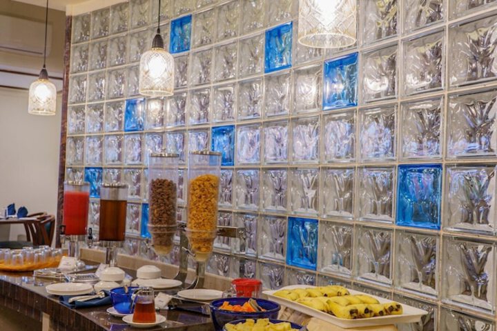 Dining 82 of 123