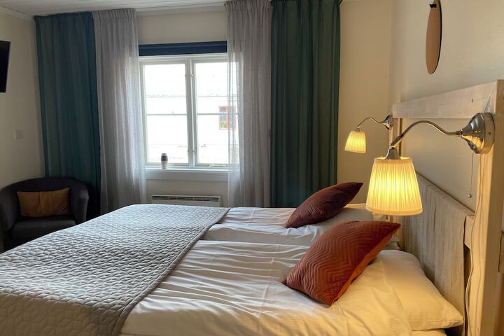 Room 16 of 63