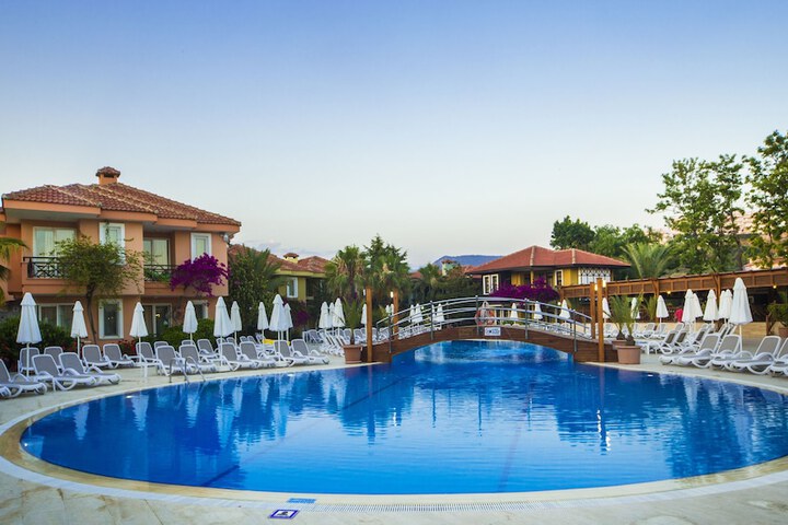 Pool Hotel
