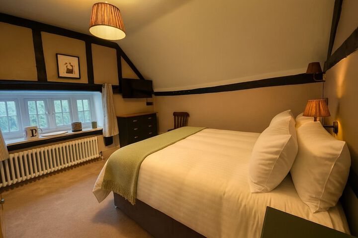 Room 4 of 38