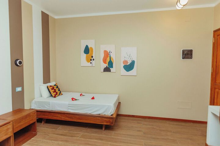 Room 20 of 107