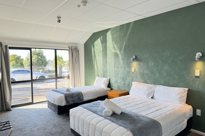 Room 13 of 48