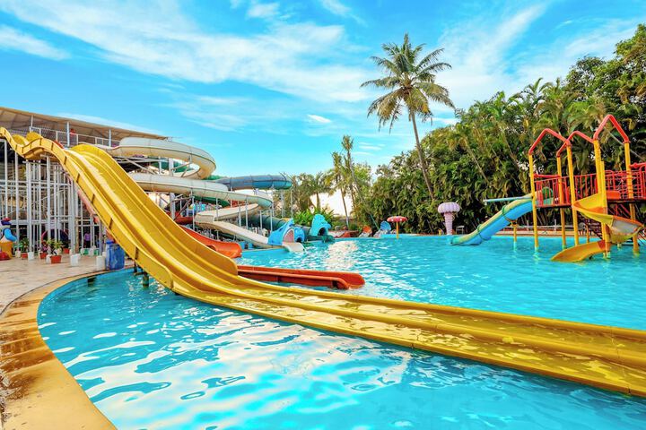 Hotel Pool