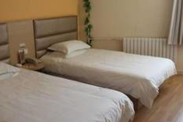 Room 12 of 67