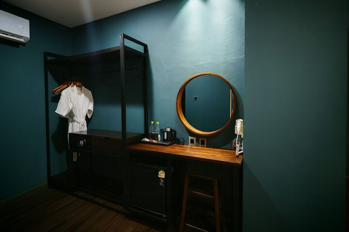 Room 9 of 49