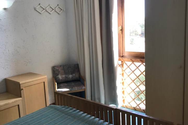 Room 6 of 32