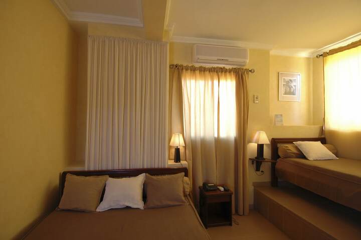 Room 4 of 25