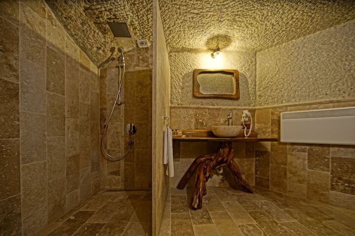 Room 53 of 58