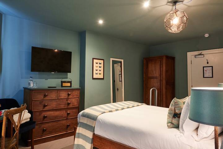 Room 11 of 43