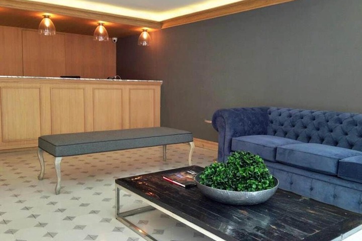 Entrance & Lobby