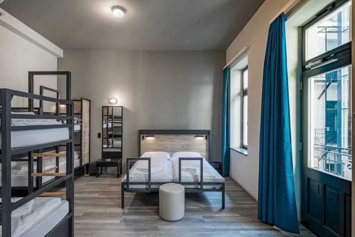 Room 10 of 46