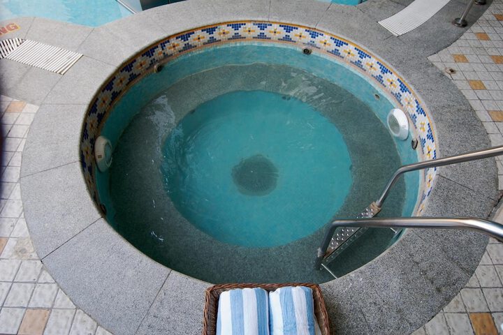 Hotel Pool