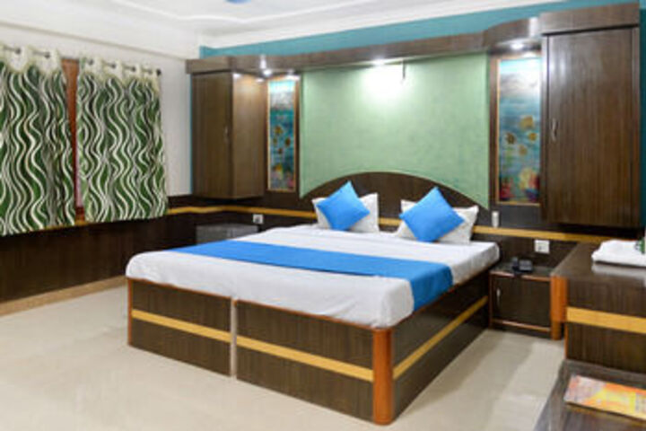 Room 11 of 29