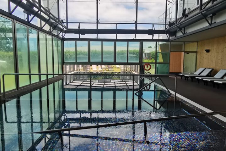 Hotel Pool