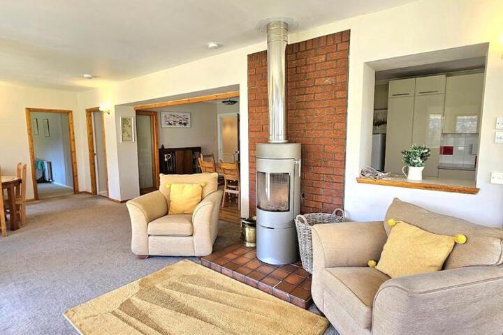 Home Comforts in Peaceful 2 Acres