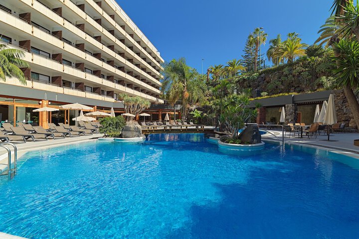 Hotel Pool