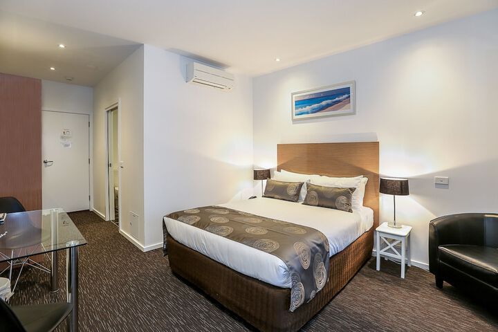 Room 6 of 23