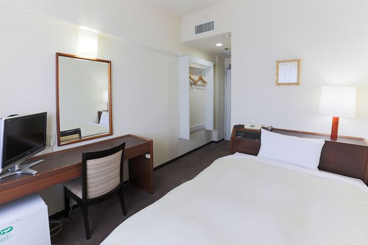 Room 4 of 30