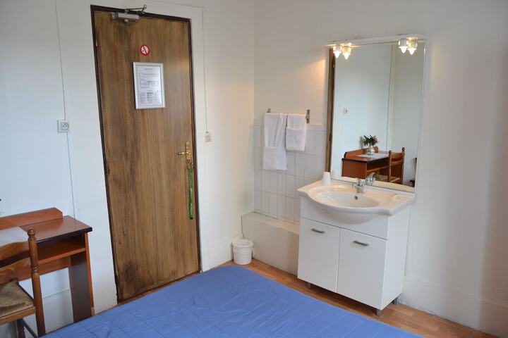 Room 35 of 70