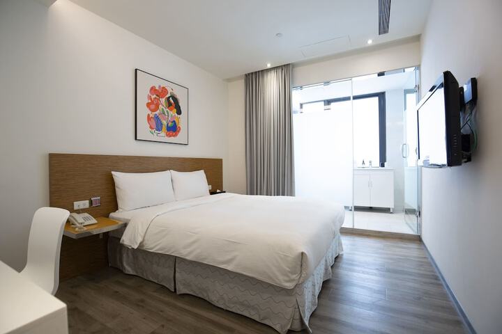Room 42 of 51