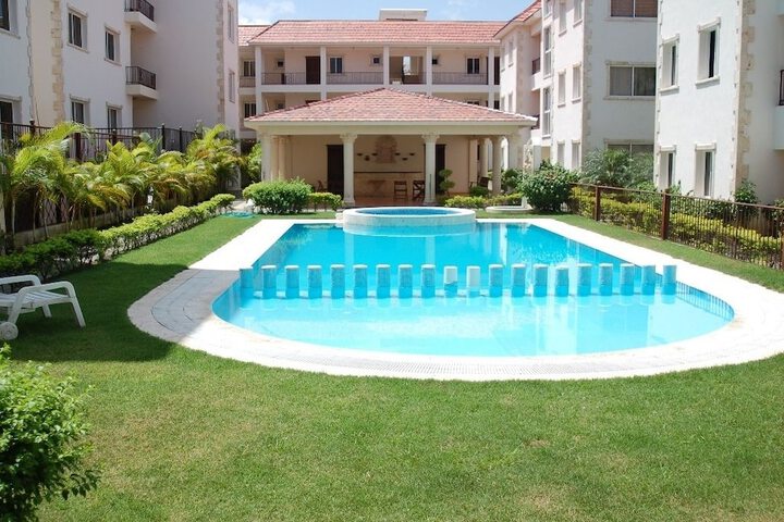 Hotel with Pool