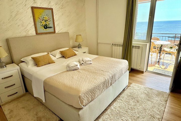 Room 25 of 80