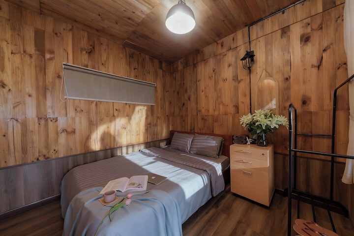 Room 6 of 49