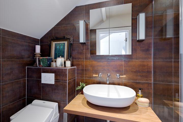 KEW GARDENS B & B