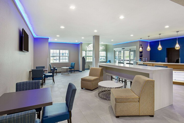 Hotel Interior 4 of 25