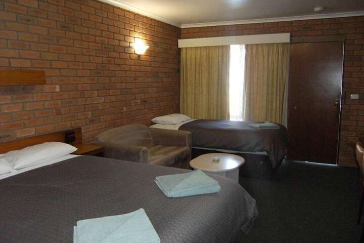 Room 5 of 13