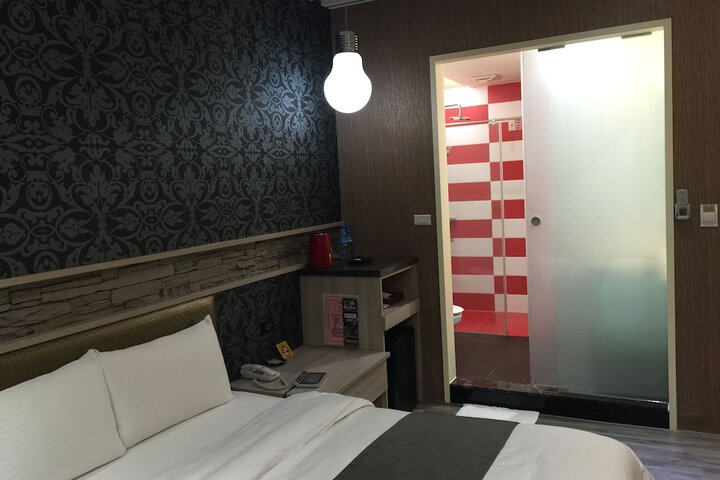 Room 27 of 51