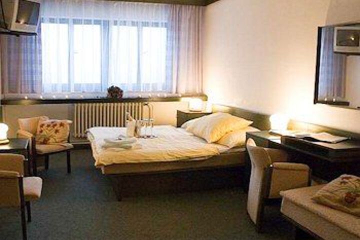 Room 13 of 21