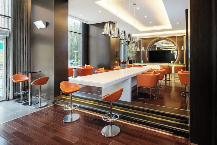 Lounge 84 of 131