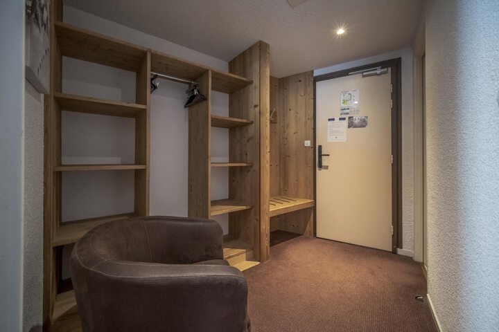 Room 12 of 48