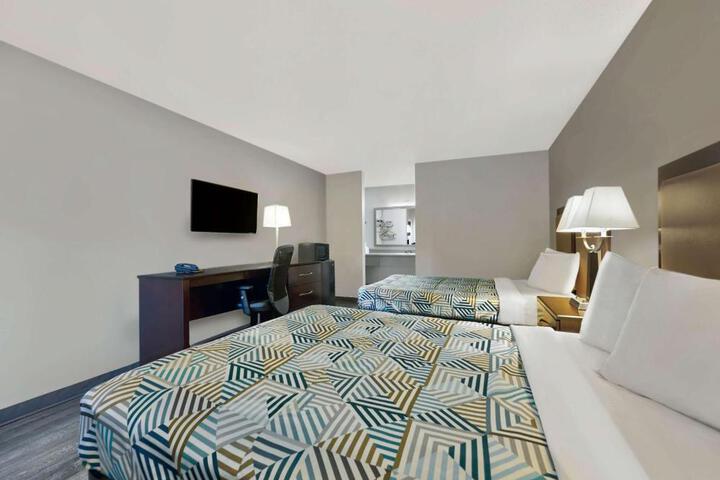 2 Double Beds (7 of 11)