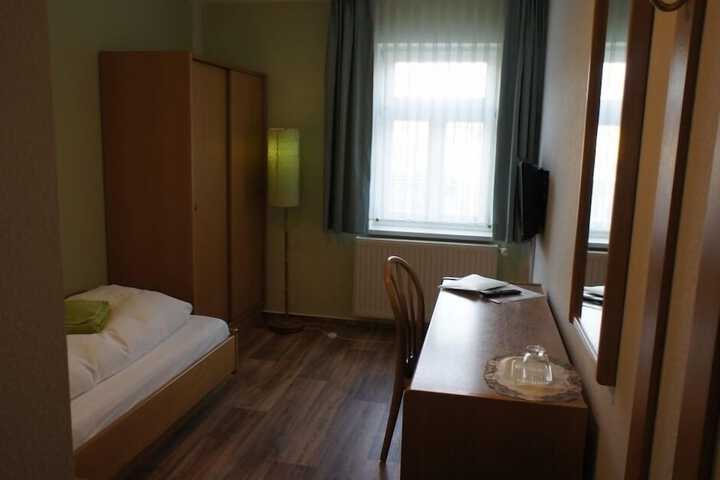 Room 7 of 40