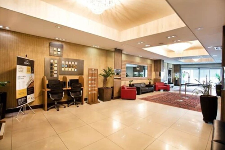 Business Center 59 of 61