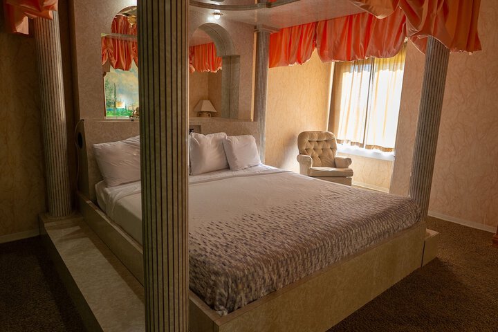 Room 216 of 293