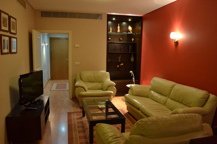 Room 32 of 65
