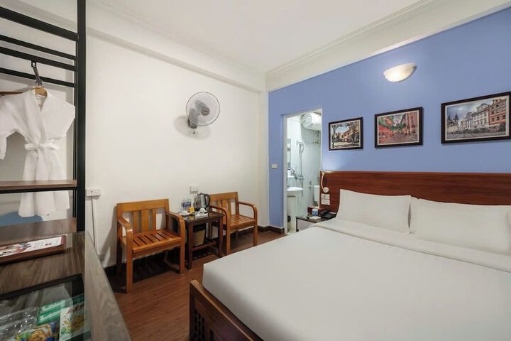 Room 12 of 23
