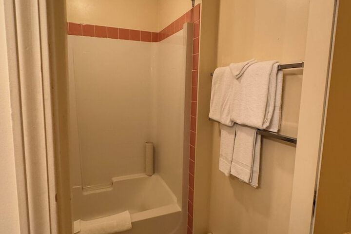 Room 32 of 52