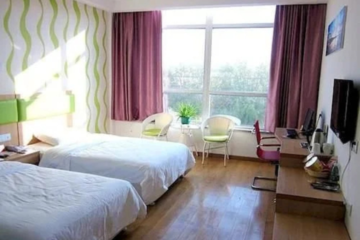 Room 2 of 9